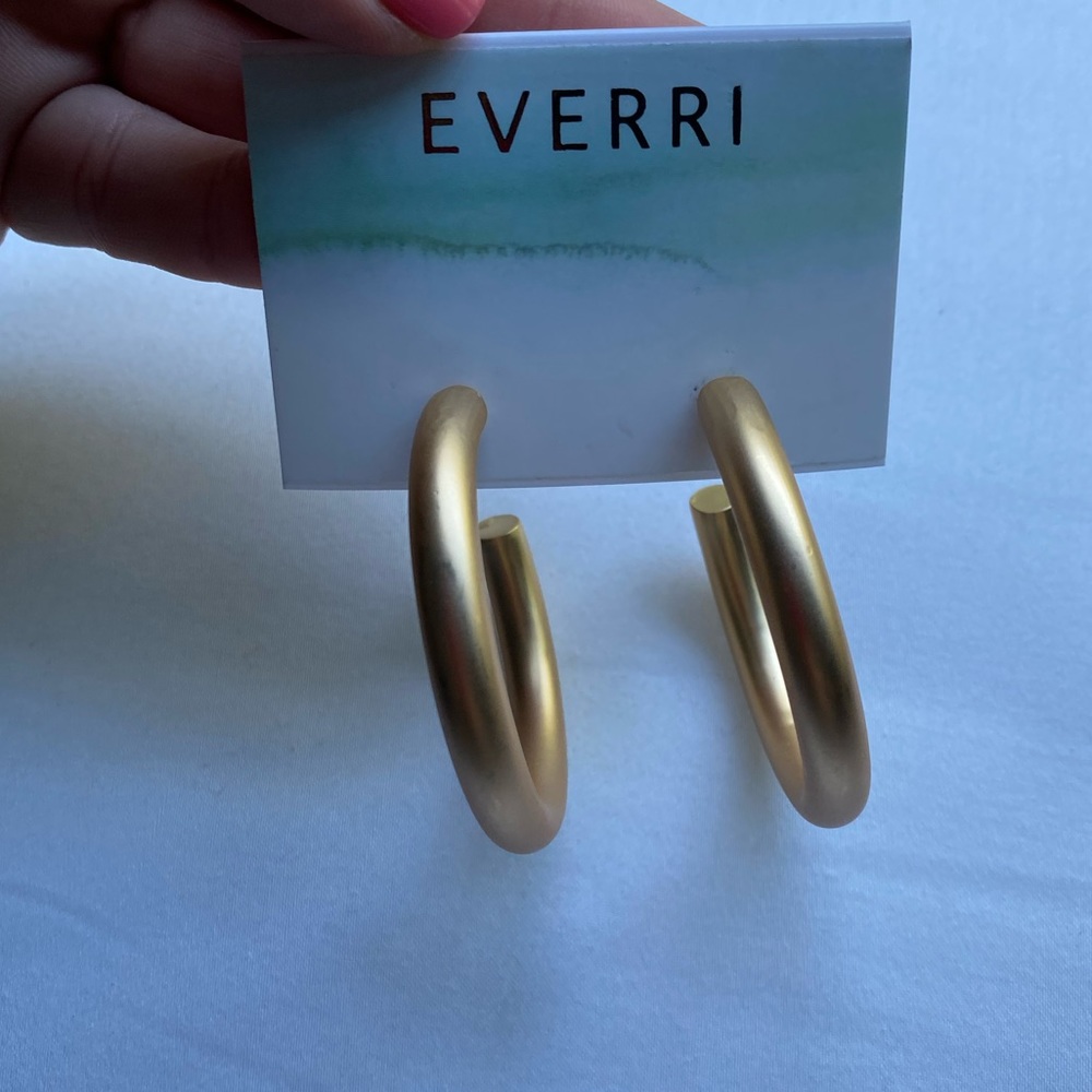 🌟EVERRI Gold Chunky Hoop Earrings🌟